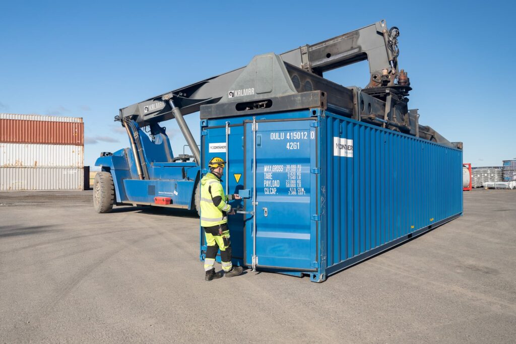 Stevedoring and cargo handling